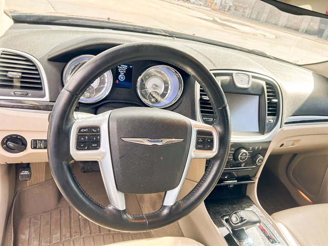 Chrysler 300 photo 5