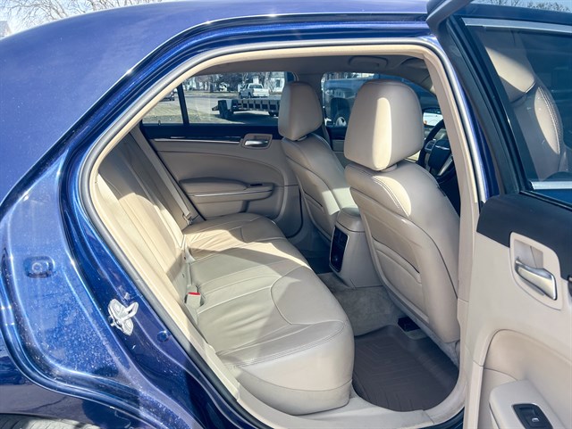 Chrysler 300 photo 17