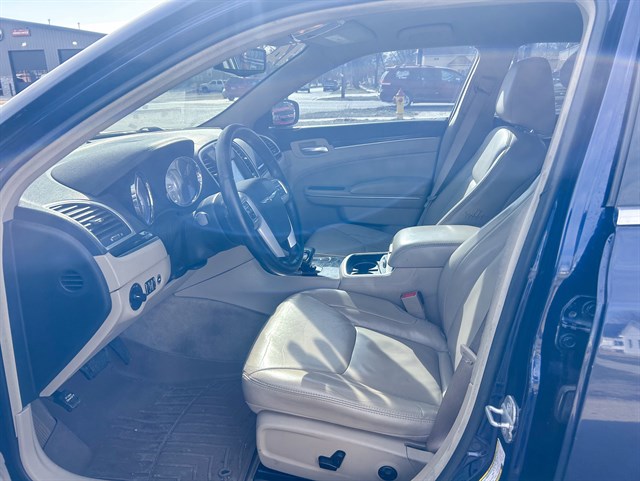 Chrysler 300 photo 15