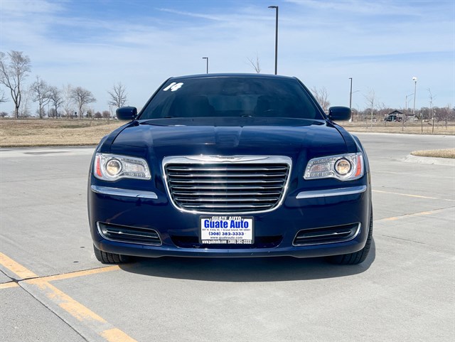 Chrysler 300 photo 2