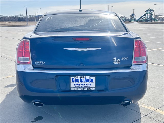 Chrysler 300 photo 12