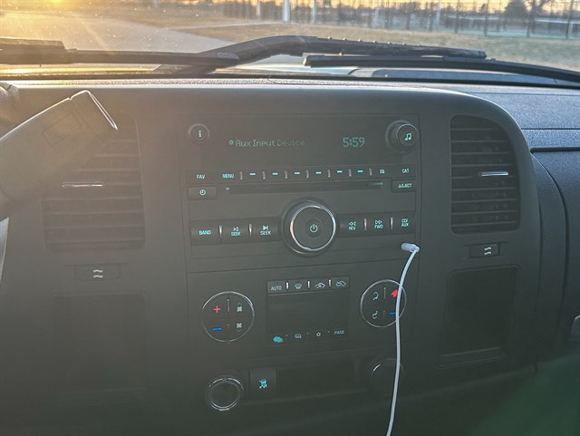 Chevrolet Silverado photo 6