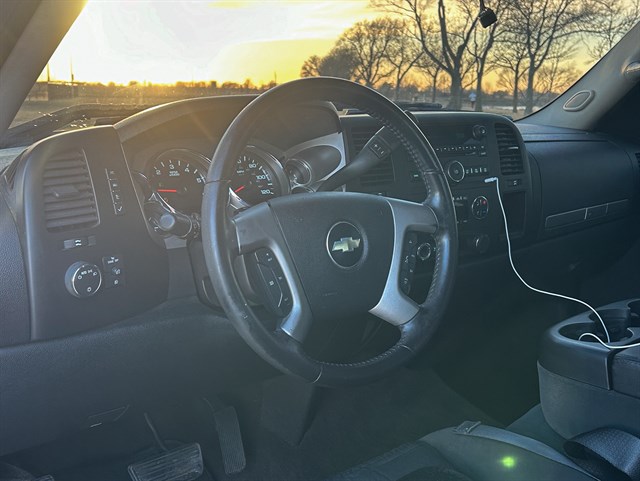 Chevrolet Silverado photo 4