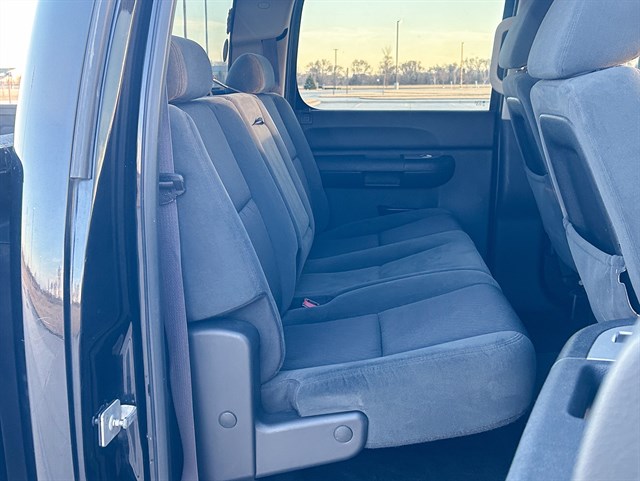 Chevrolet Silverado photo 15