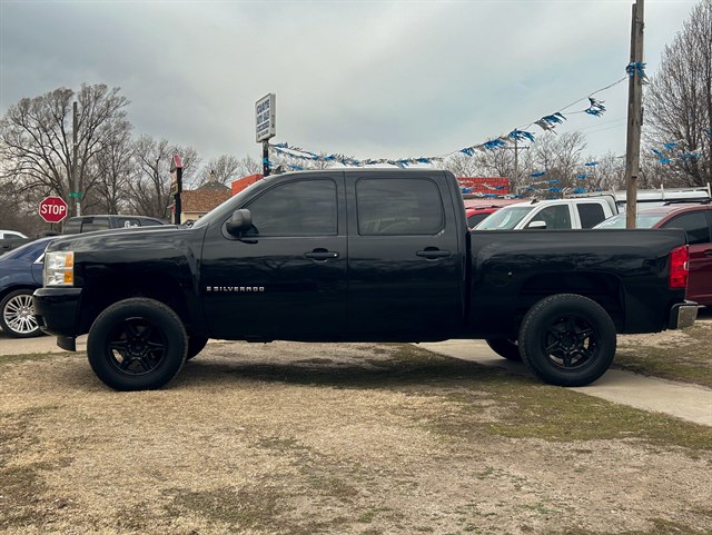Chevrolet Silverado photo 8