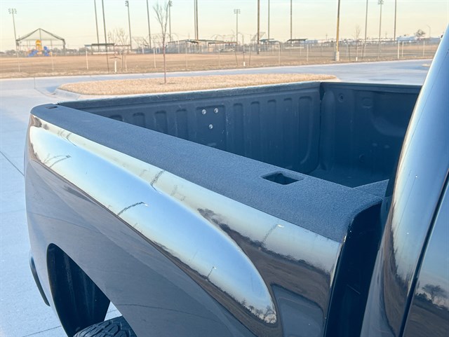 Chevrolet Silverado photo 17