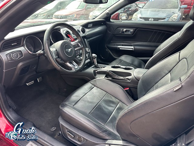 Ford Mustang photo 4