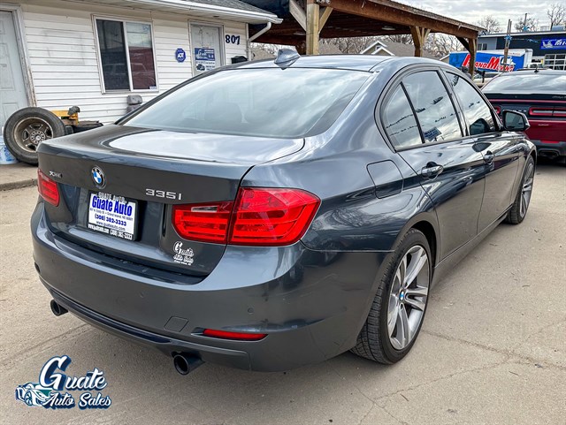 BMW 3 Series photo 11