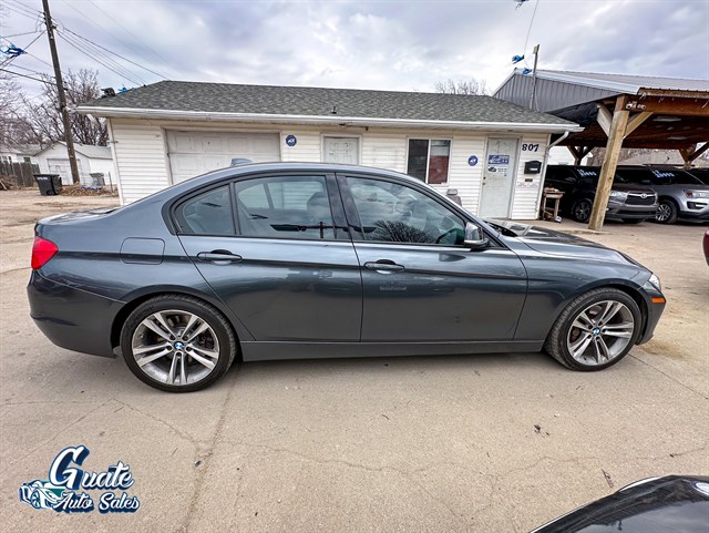 BMW 3 Series photo 12