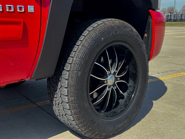 Chevrolet Silverado photo 16