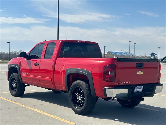 Chevrolet Silverado photo 8