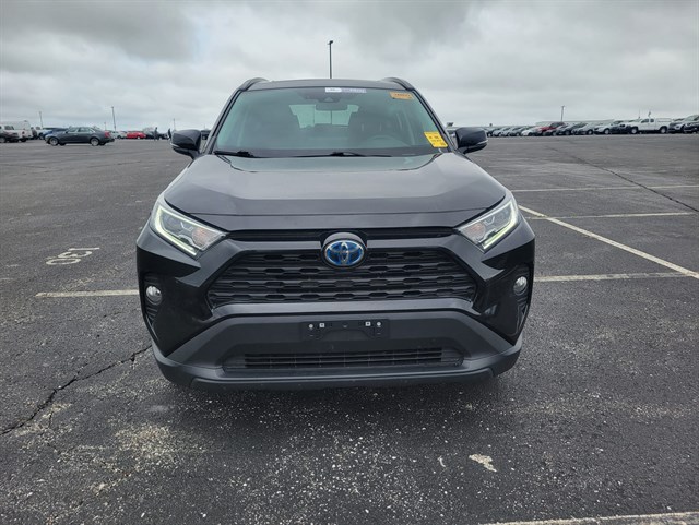 Toyota RAV4 photo 2