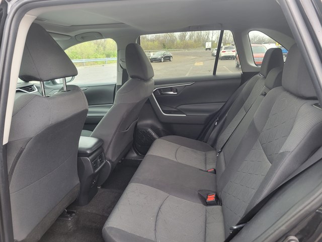 Toyota RAV4 photo 7