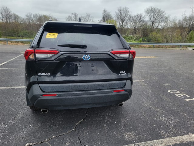Toyota RAV4 photo 9