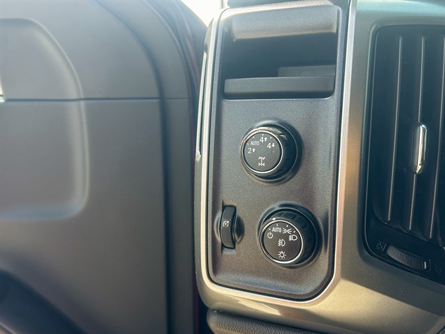 Chevrolet Silverado photo 9