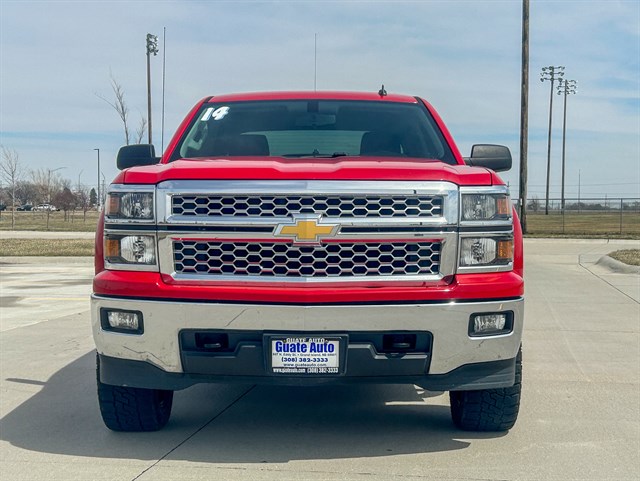 Chevrolet Silverado photo 2