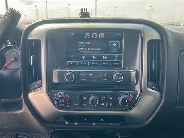 Chevrolet Silverado photo 8