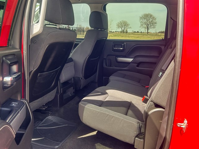 Chevrolet Silverado photo 16