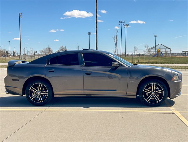Dodge Charger photo 13