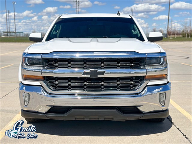 Chevrolet Silverado photo 2
