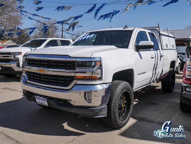 Chevrolet Silverado photo 3