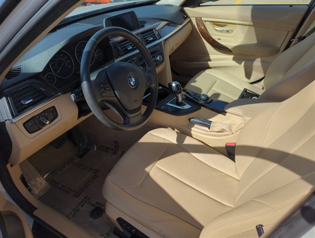 BMW 3 Series photo 4