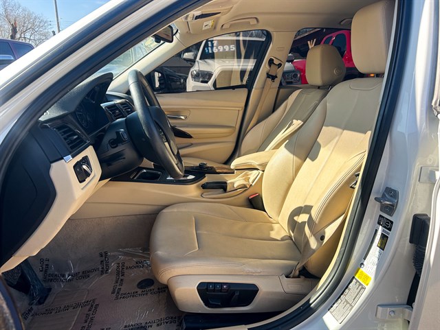 BMW 3 Series photo 12