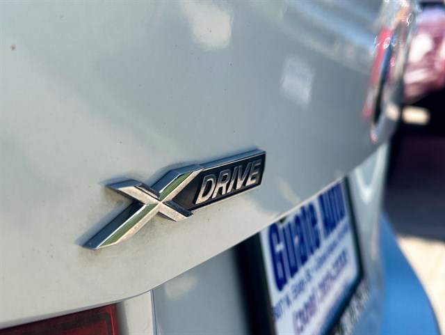 BMW 3 Series photo 16