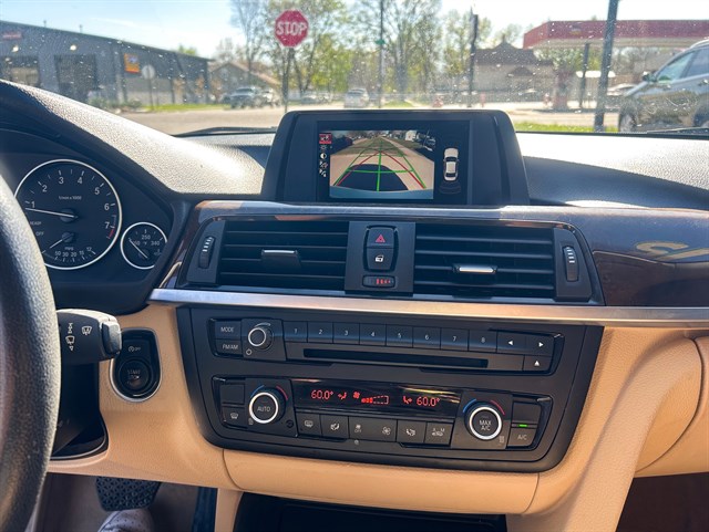 BMW 3 Series photo 6