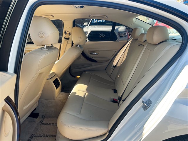 BMW 3 Series photo 13