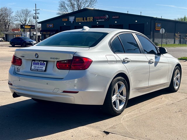 BMW 3 Series photo 11