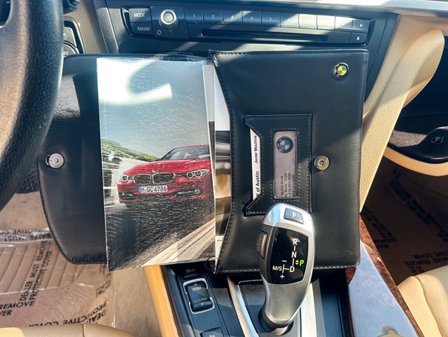 BMW 3 Series photo 8