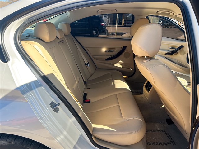 BMW 3 Series photo 14