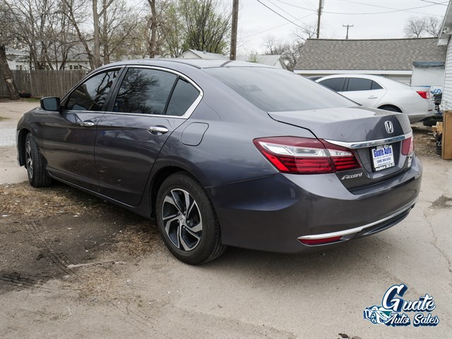 Honda Accord photo 11