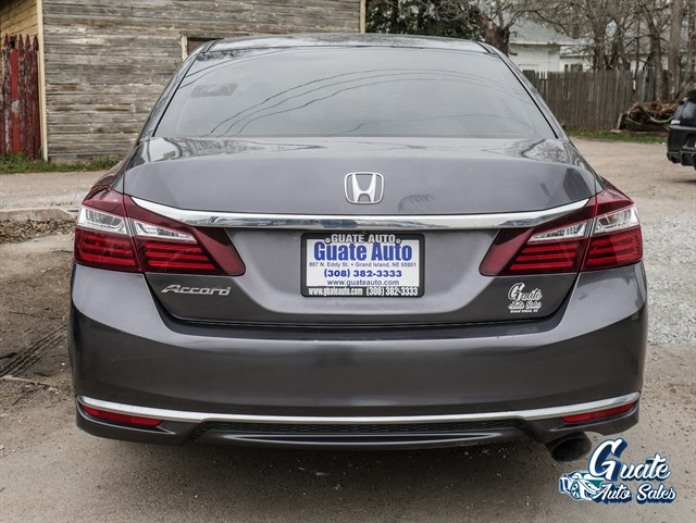 Honda Accord photo 12