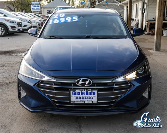 Hyundai Elantra photo 2