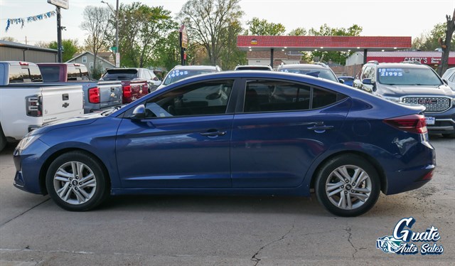 Hyundai Elantra photo 4