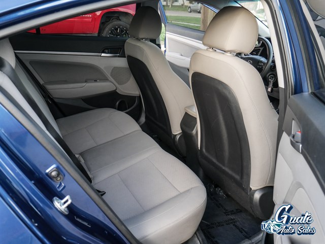 Hyundai Elantra photo 14