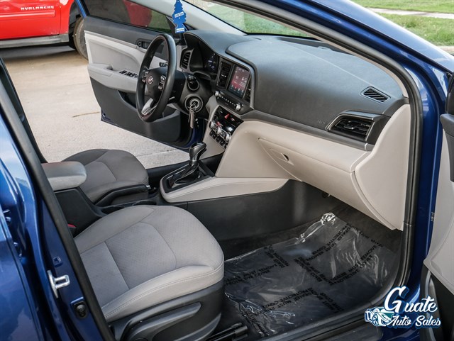 Hyundai Elantra photo 15