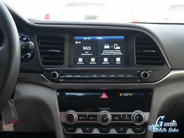 Hyundai Elantra photo 8