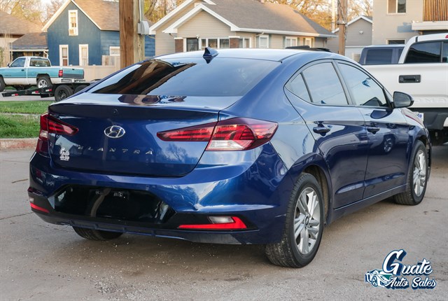 Hyundai Elantra photo 12