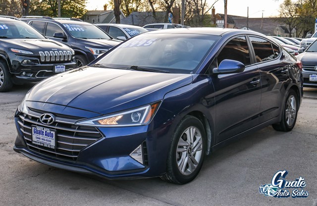 Hyundai Elantra photo 3