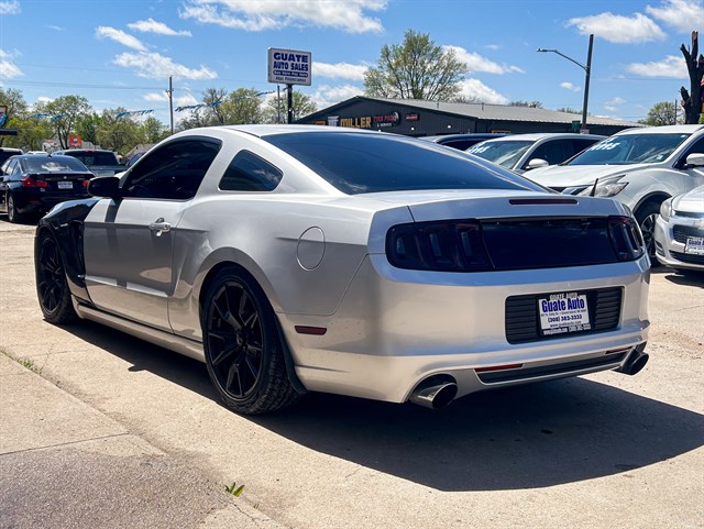 Ford Mustang photo 9
