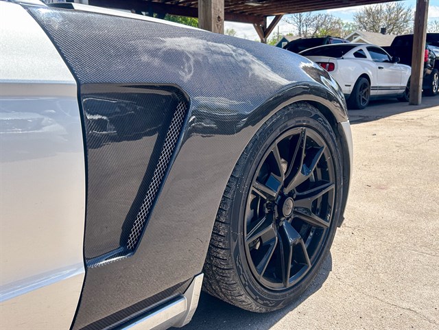 Ford Mustang photo 16