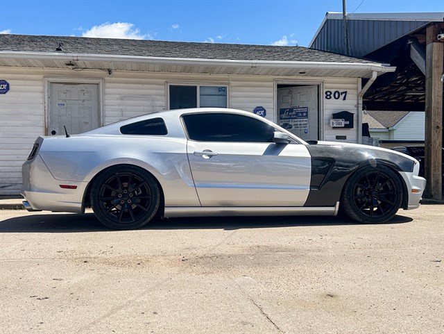 Ford Mustang photo 13