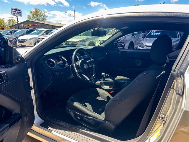 Ford Mustang photo 14