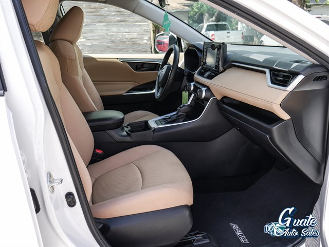 Toyota RAV4 photo 18