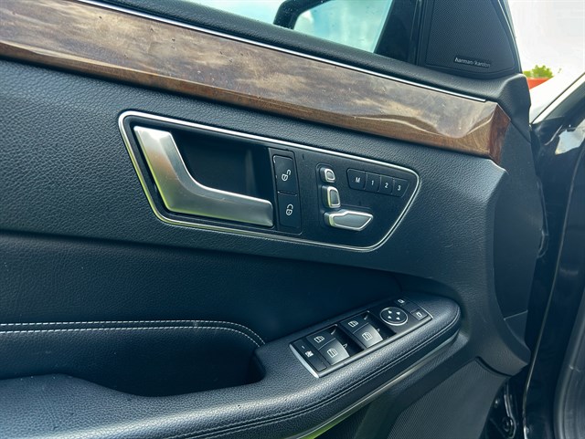 Mercedes-Benz E-Class photo 9