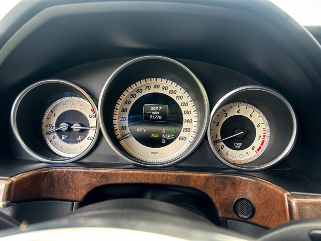 Mercedes-Benz E-Class photo 6