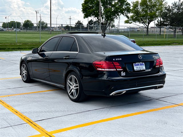 Mercedes-Benz E-Class photo 11